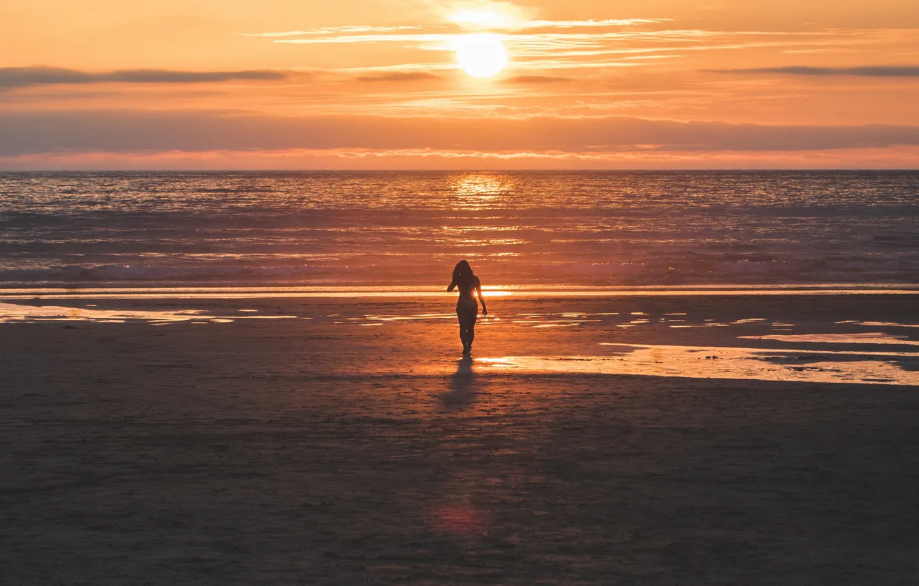 Фото обои girl, beach, sea, landscape, sunset