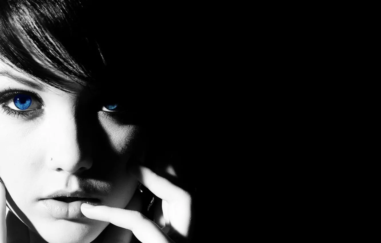 Фото обои взгляд, девушка, черно-белое, girl, black and white, look, Melissa Clarke