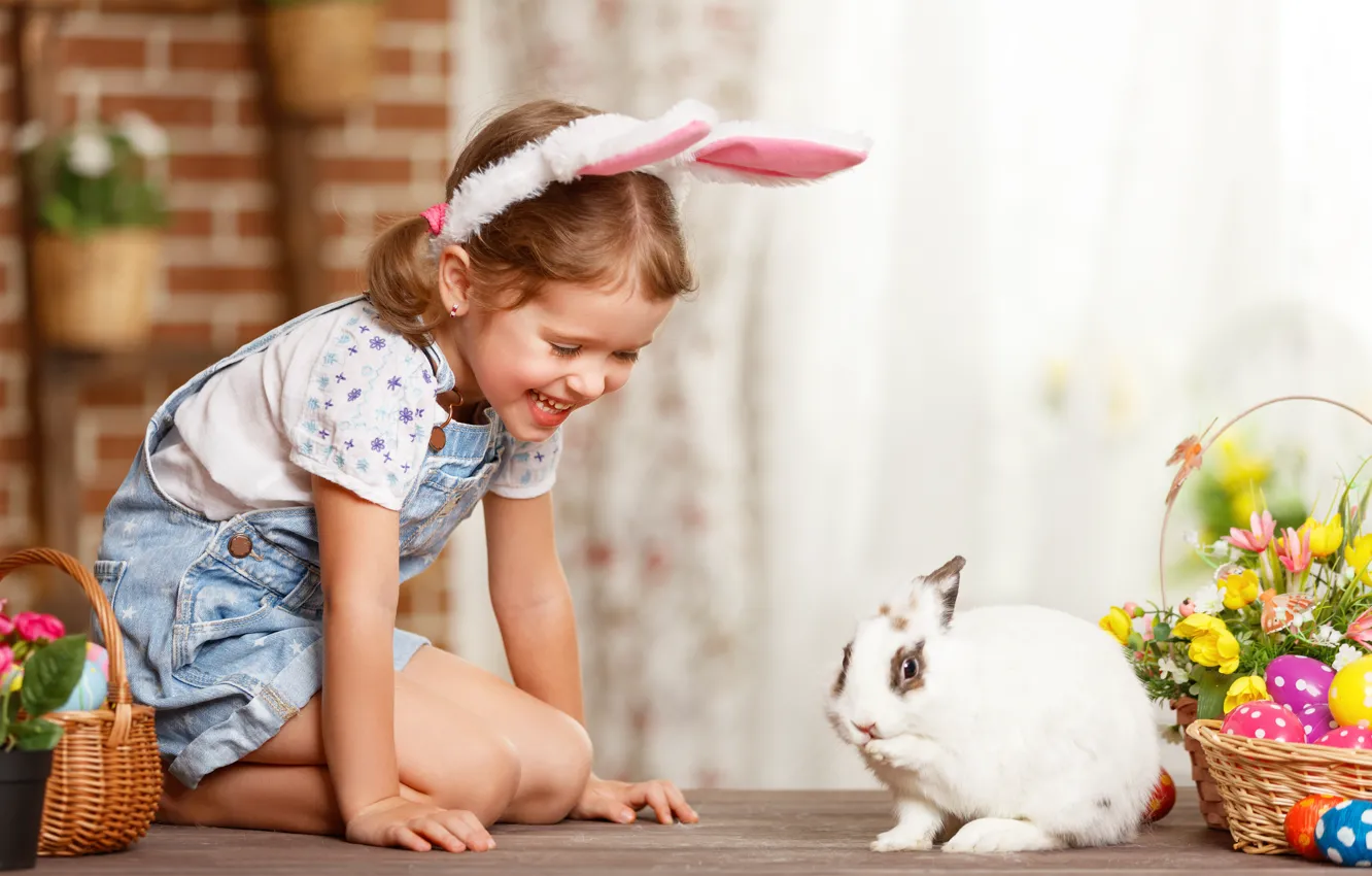 Фото обои цветы, кролик, девочка