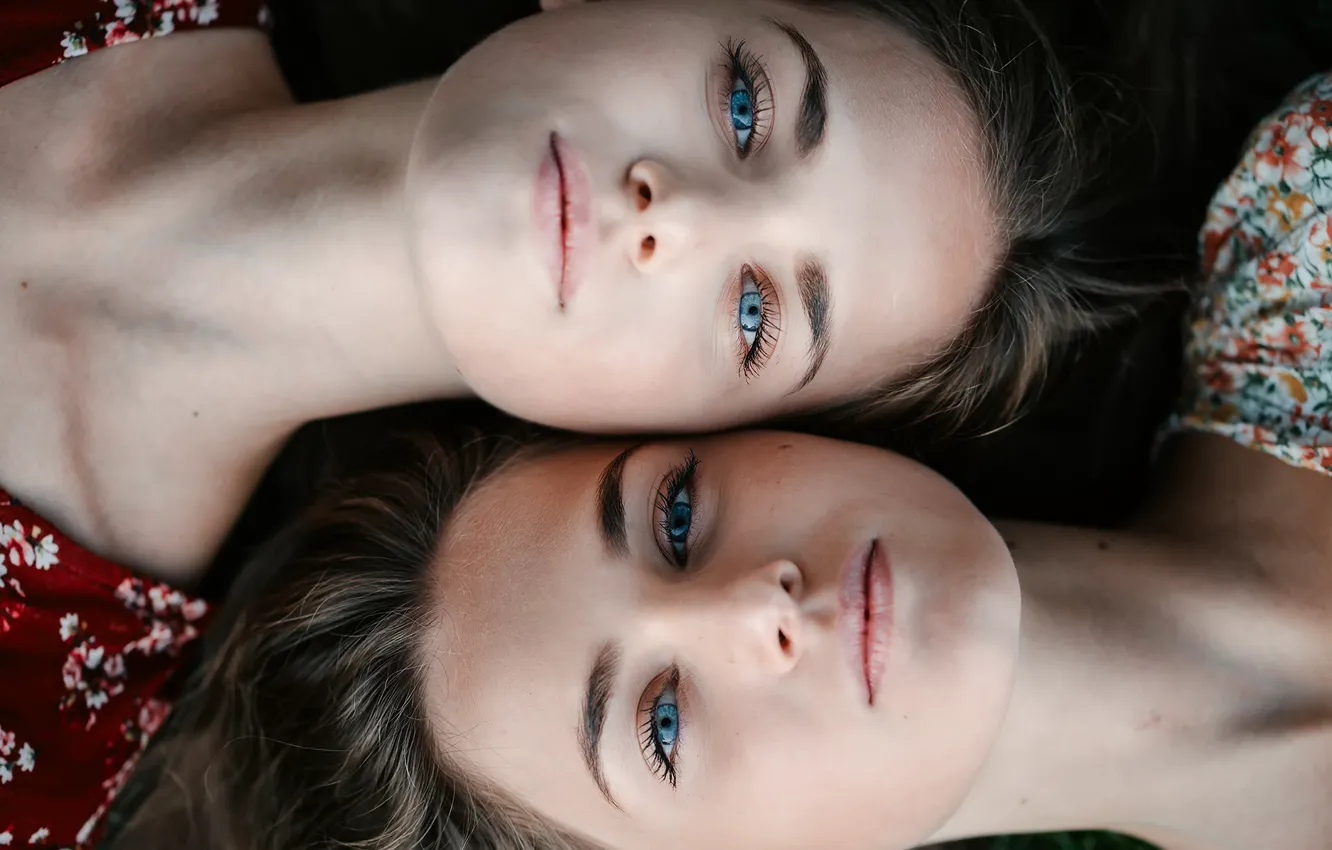 Фото обои близняшки, Асхат Бардынов, Ананда Дубовская, Александра Дубовская