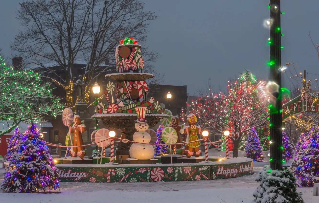 Фото обои зима, снег, деревья, огни, праздник, фонтан