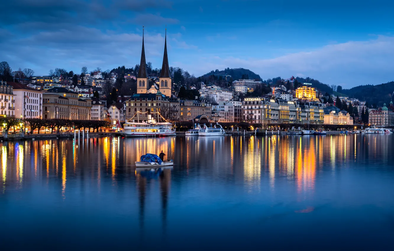 Фото обои озеро, лодка, здания, Швейцария, церковь, Switzerland, дама, Люцерн