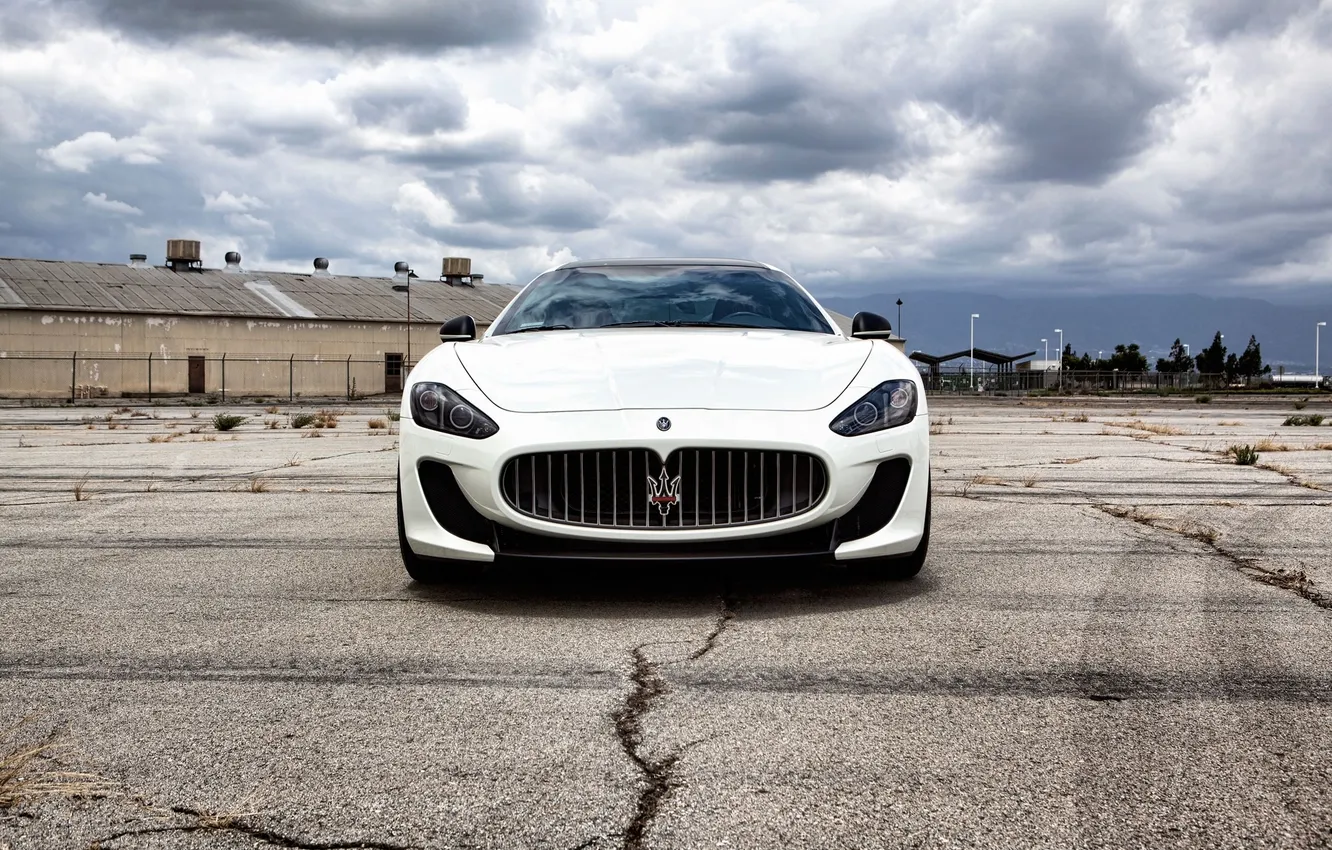 Фото обои белый, асфальт, Maserati, white, GranTurismo, мазерати, передок, MC Stradale