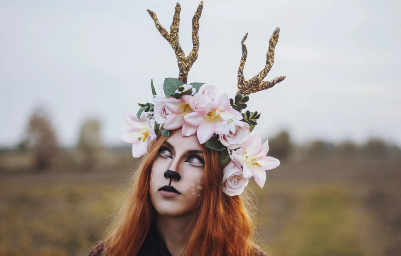 Фото обои девушка, цветы, лицо, макияж, рога, шатенка