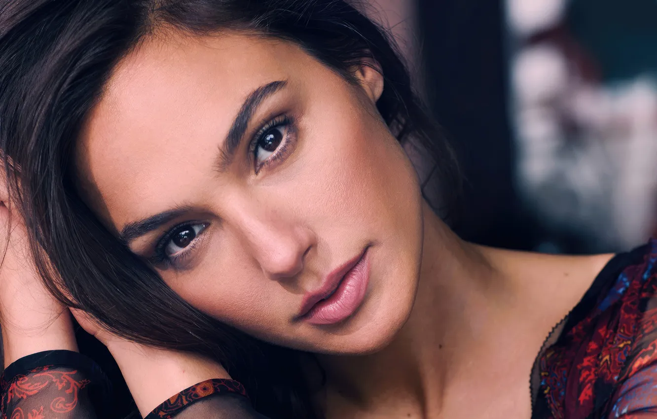 Фото обои взгляд, девушка, лицо, фото, брюнетка, красивая, Vogue, Gal Gadot