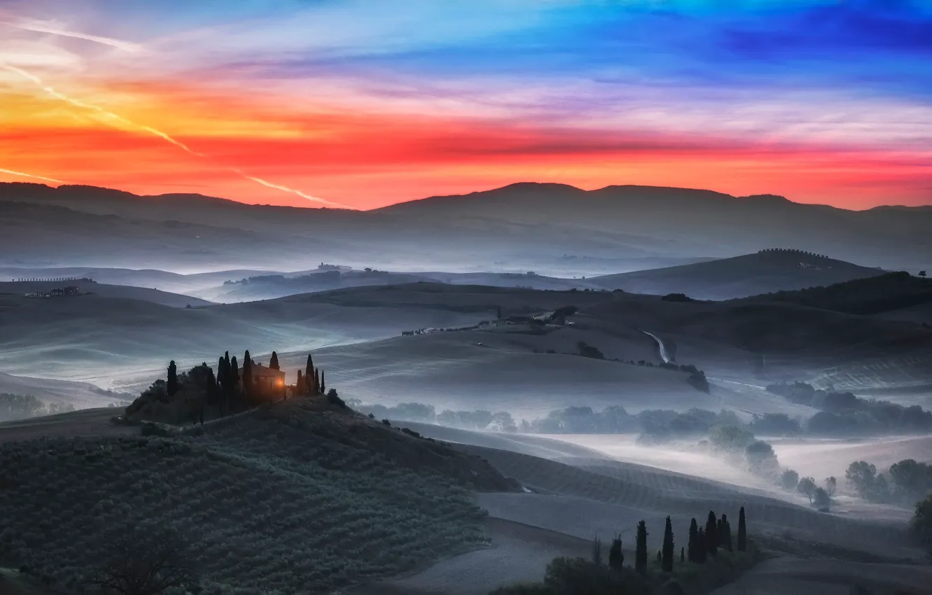 Фото обои туман, поля, вечер, утро, Италия, дымка, Тоскана