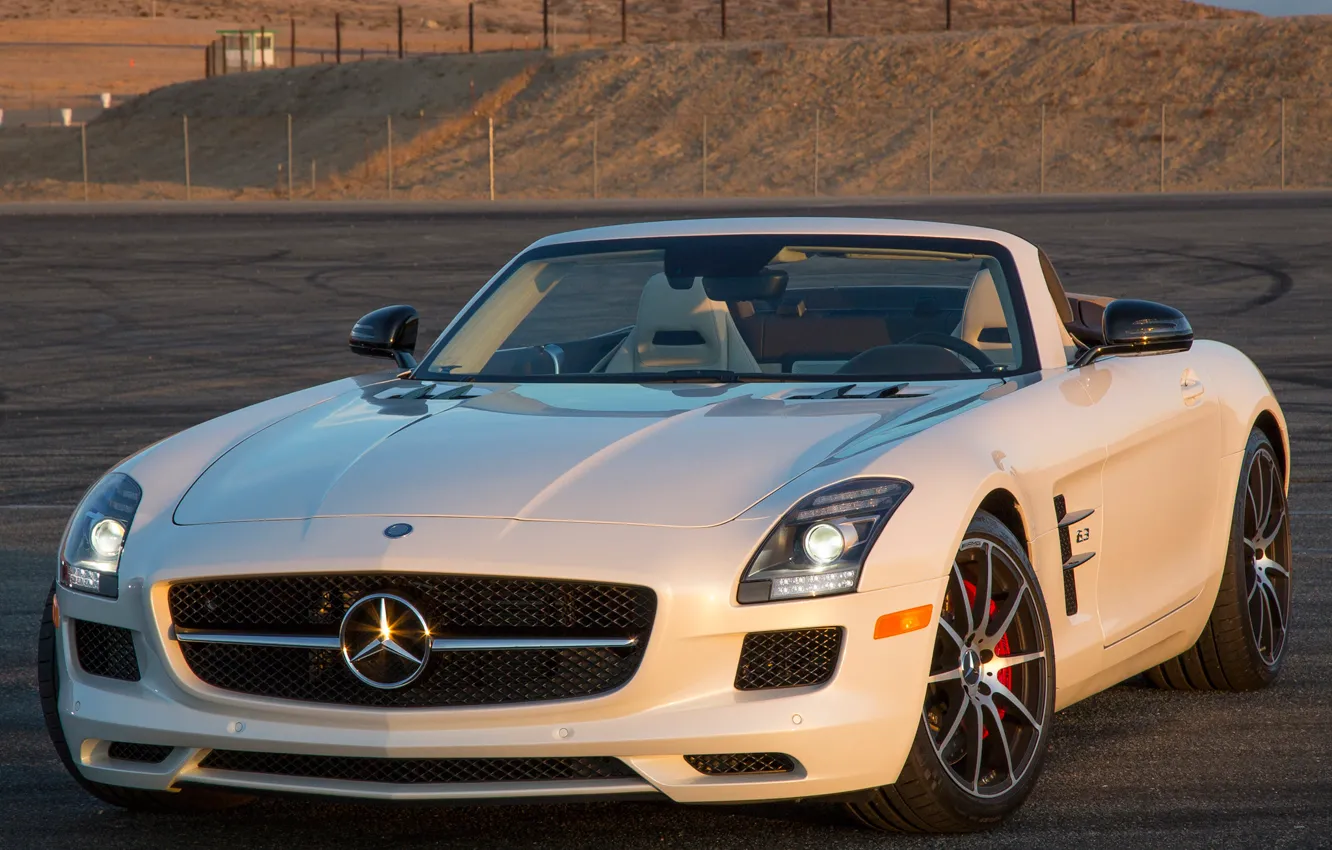 Фото обои белый, Roadster, Mercedes-Benz, суперкар, мерс, AMG, SLS