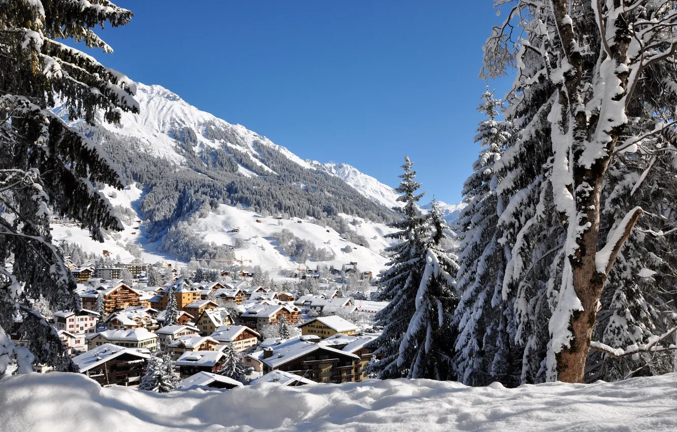 Фото обои зима, небо, снег, деревья, горы, голубое, дома, Швейцария