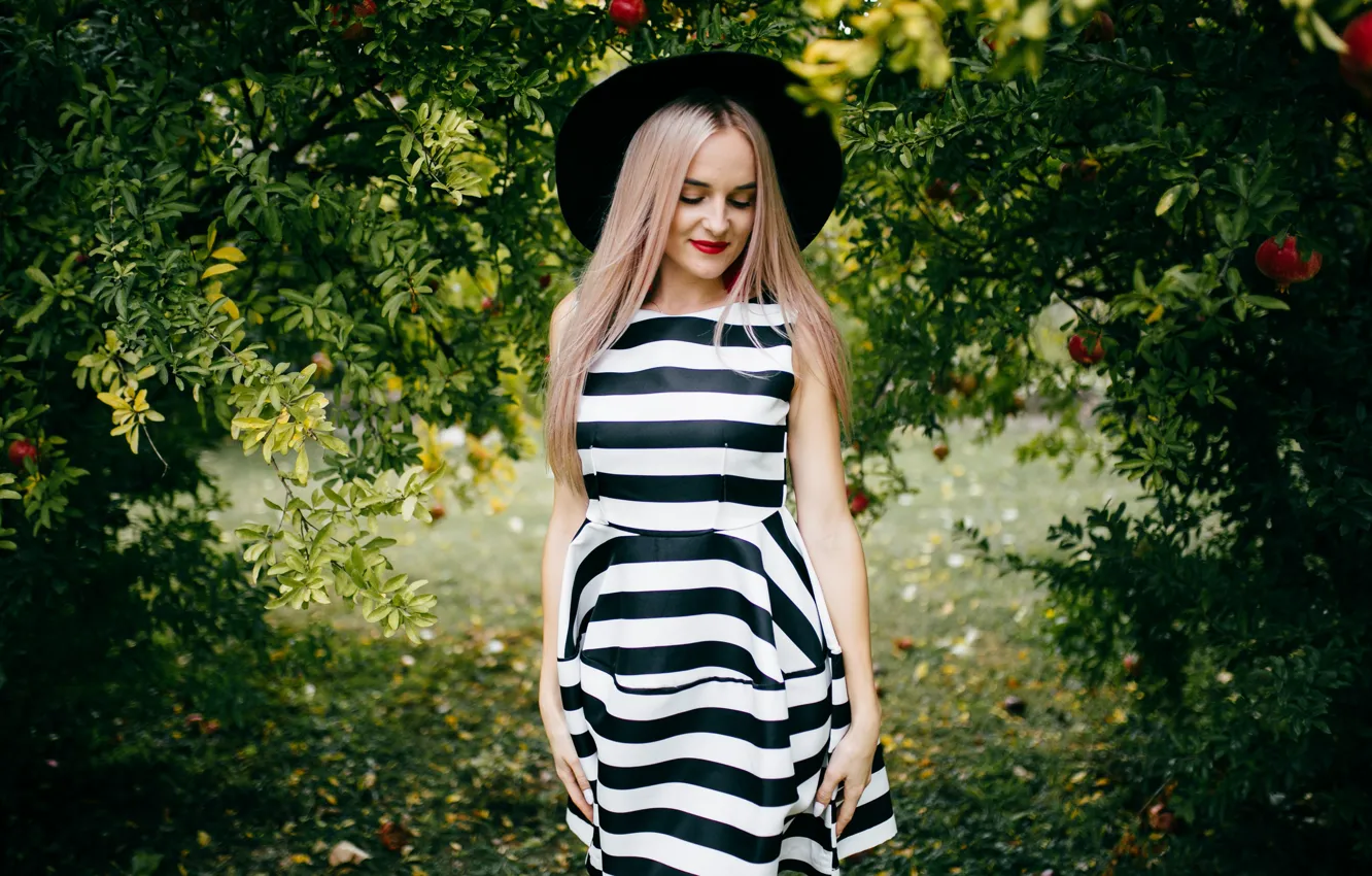 Фото обои девушка, природа, макияж, блондинка, шляпка