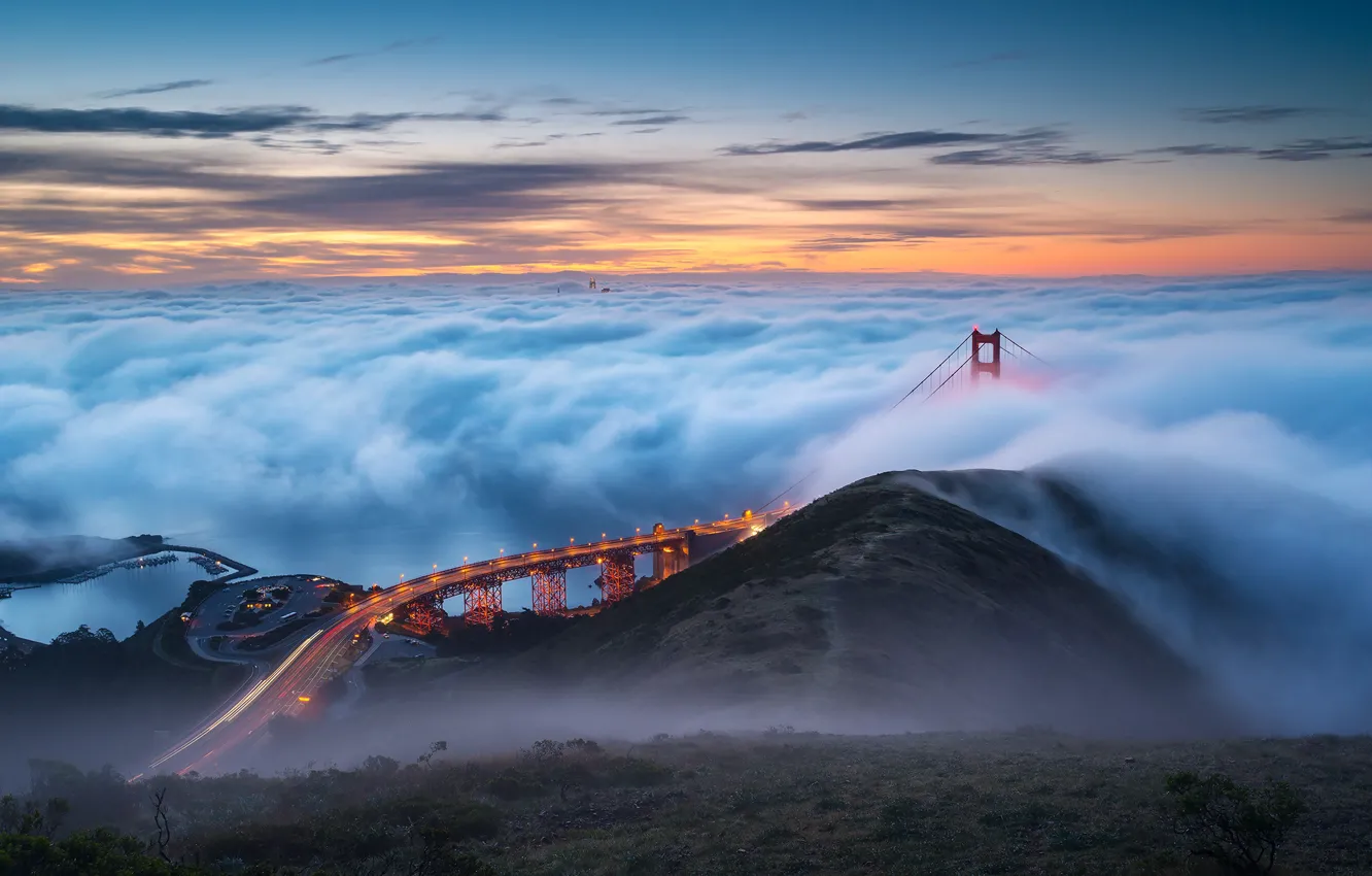 Фото обои Golden Gate Bridge, San Francisco, fog