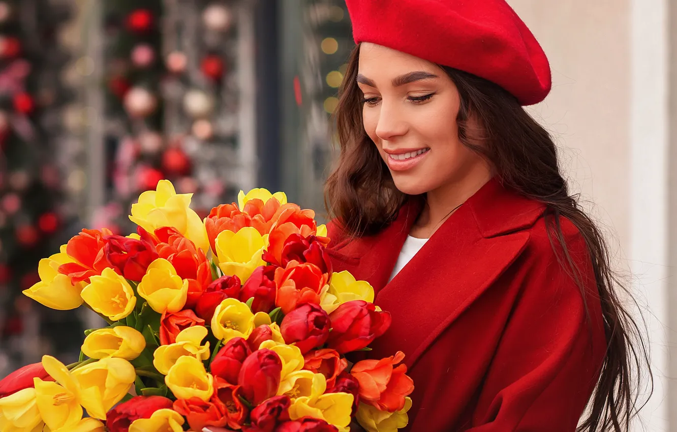 Фото обои девушка, букет, тюльпаны