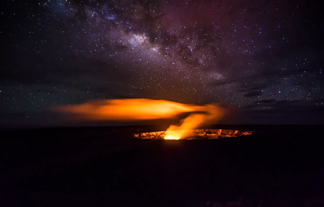 Фото обои звезды, огонь, лава, кратер, Млечный Путь, тайны