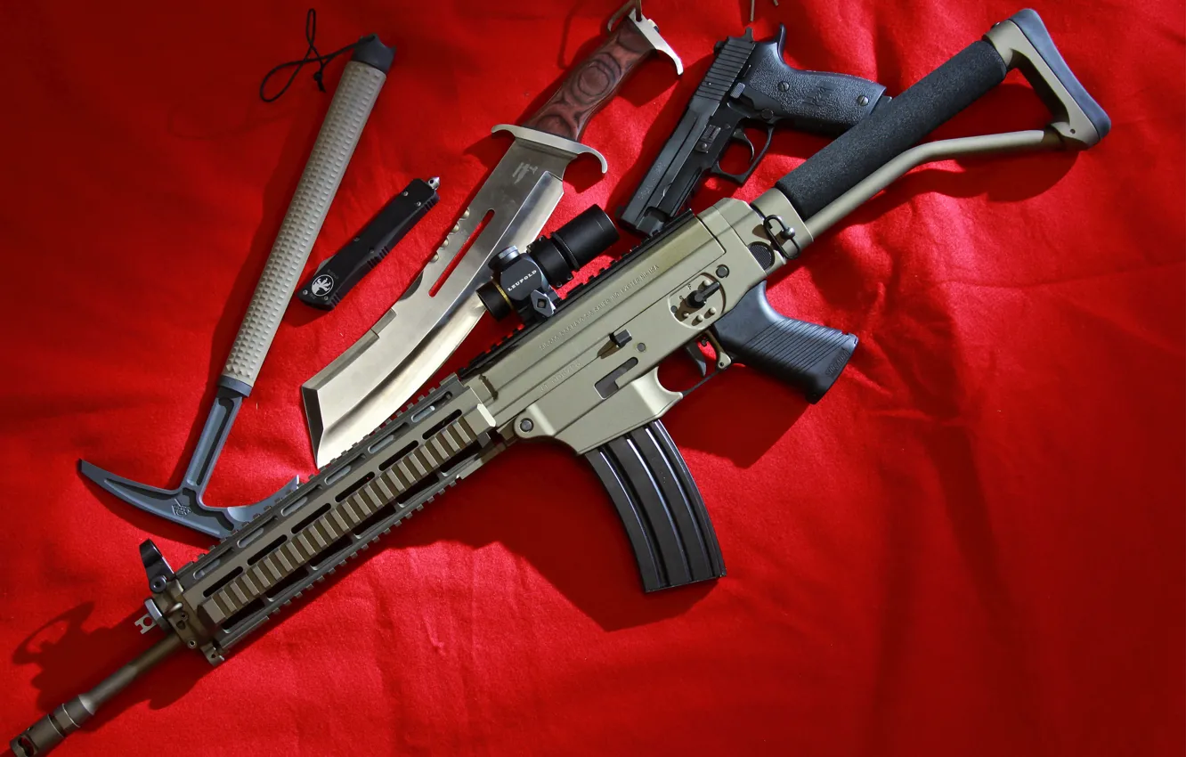 Фото обои пистолет, оружие, нож, автомат, Штурмовая винтовка, топорик, SIG 556