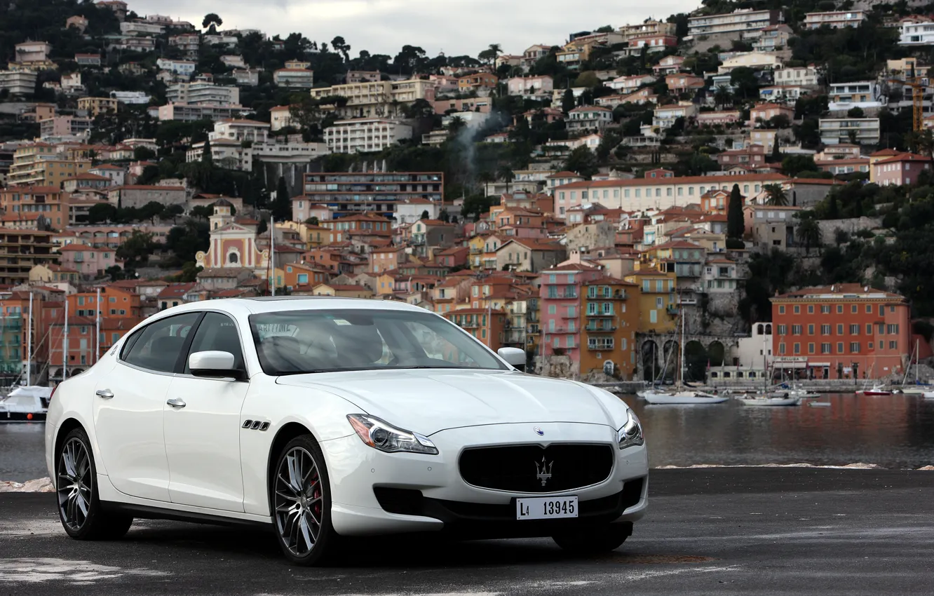 Фото обои Maserati, Quattroporte, Вода, Город, Белый, Лого, Фон