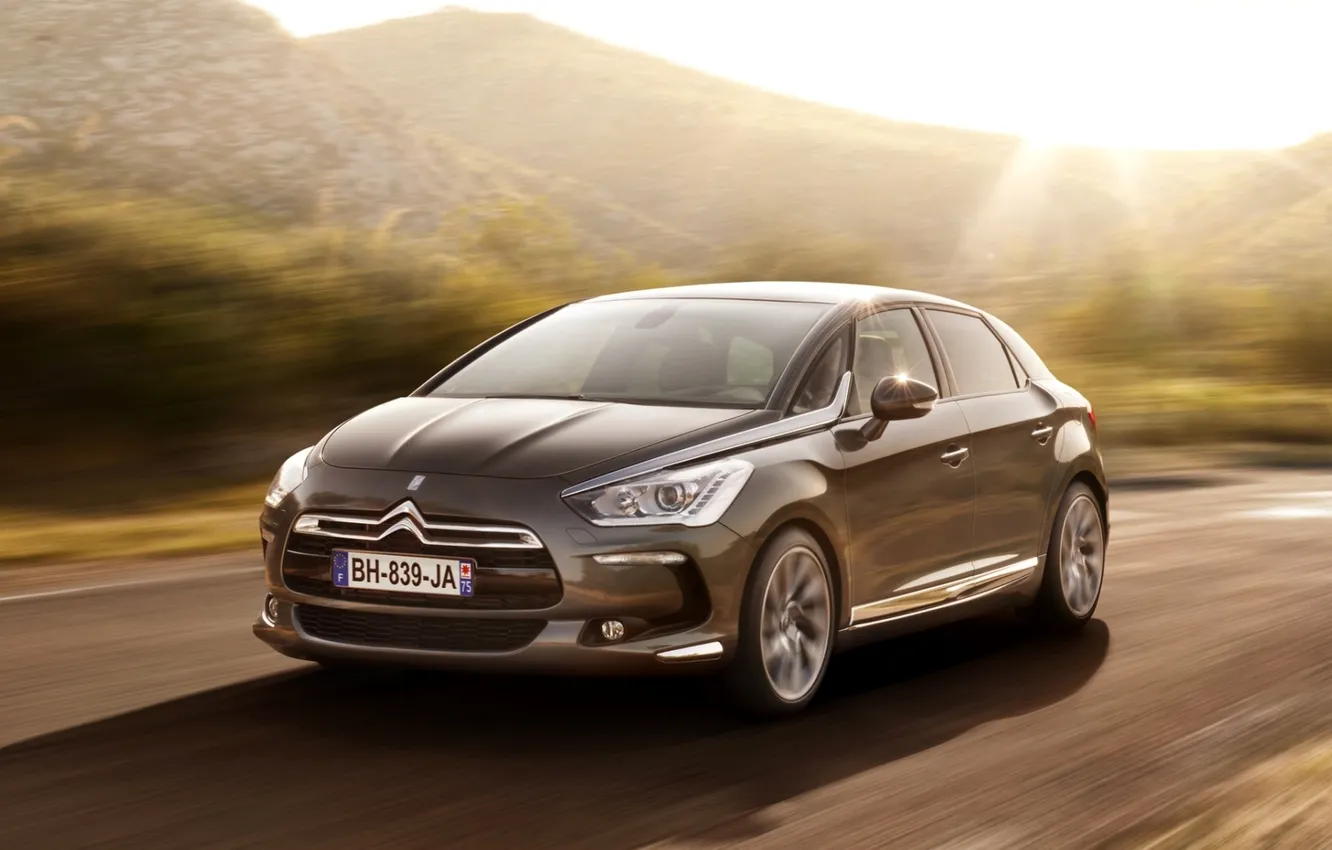 Фото обои дорога, citroen, передок, ситроен, ds5, дс5, горы.солнце