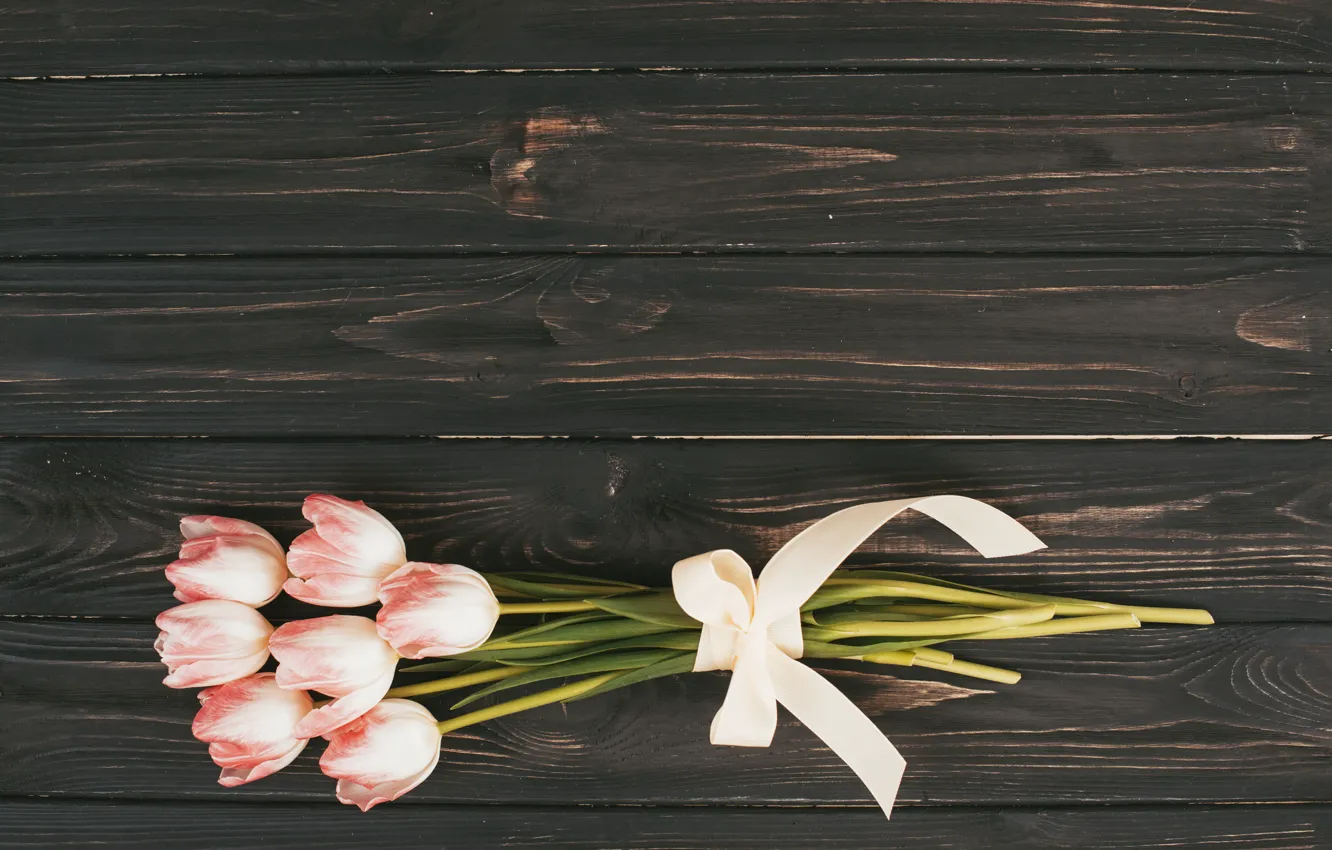 Фото обои цветы, букет, тюльпаны, розовые, wood, pink, flowers, tulips