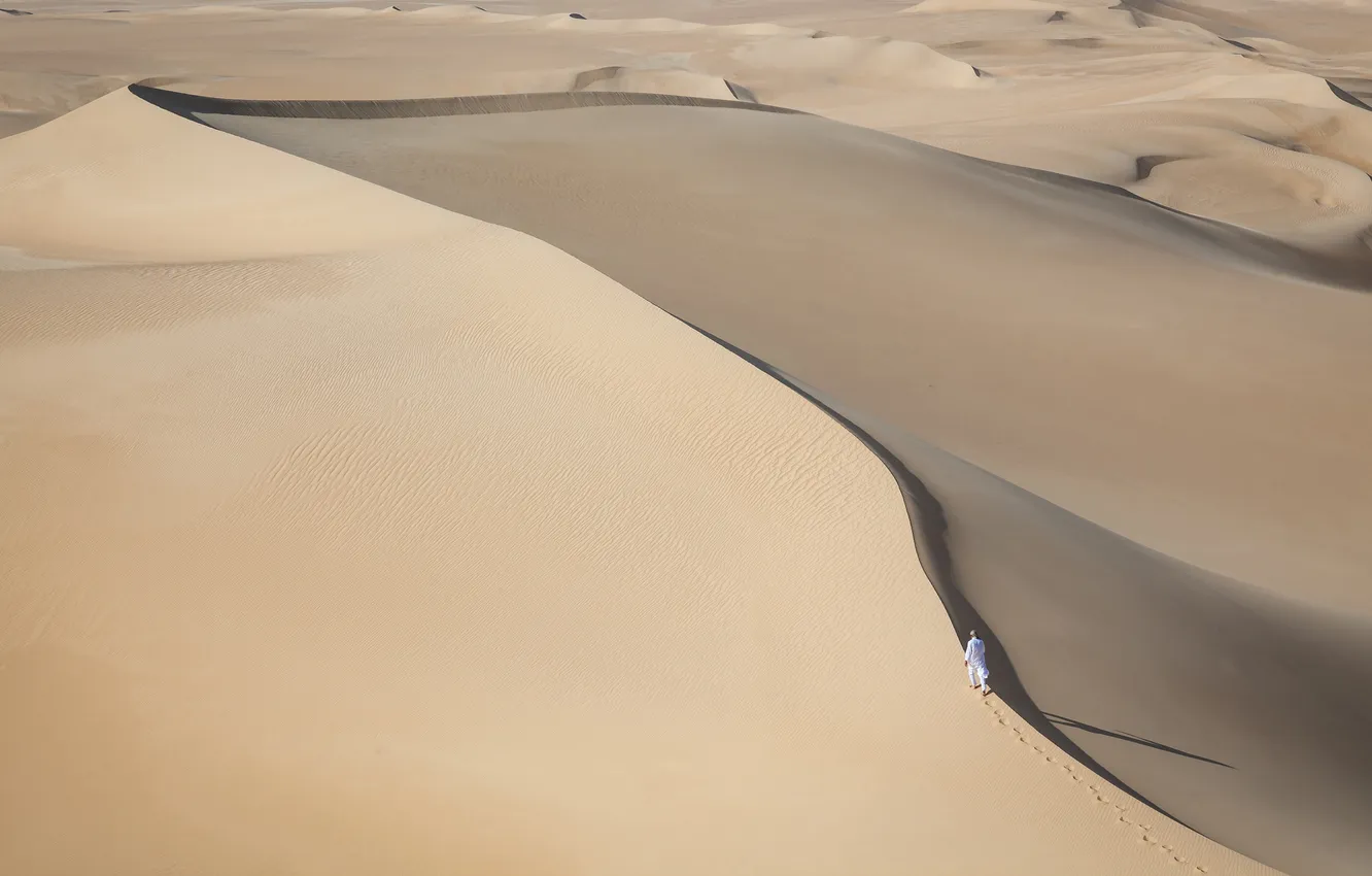 Фото обои песок, природа, барханы, пустыня, человек, дюны, сахара
