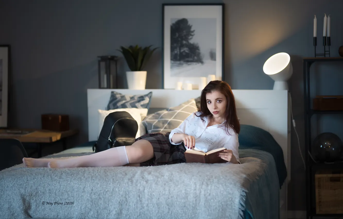 Фото обои макияж, блузка, ножки, юбочка, May Photo