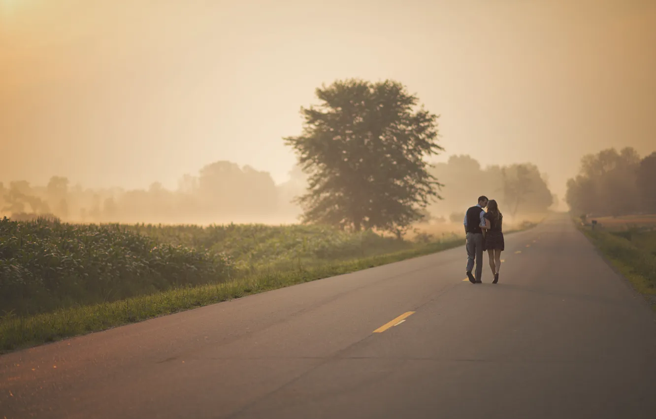 Фото обои дорога, девушка, утро, парень
