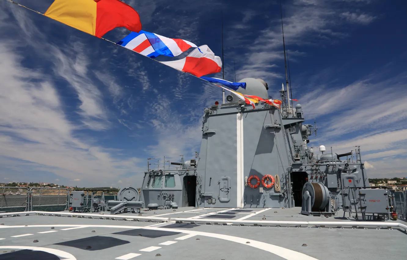 Фото обои фрегат, корма, флаги расцвечивания, Адмирал Эссен
