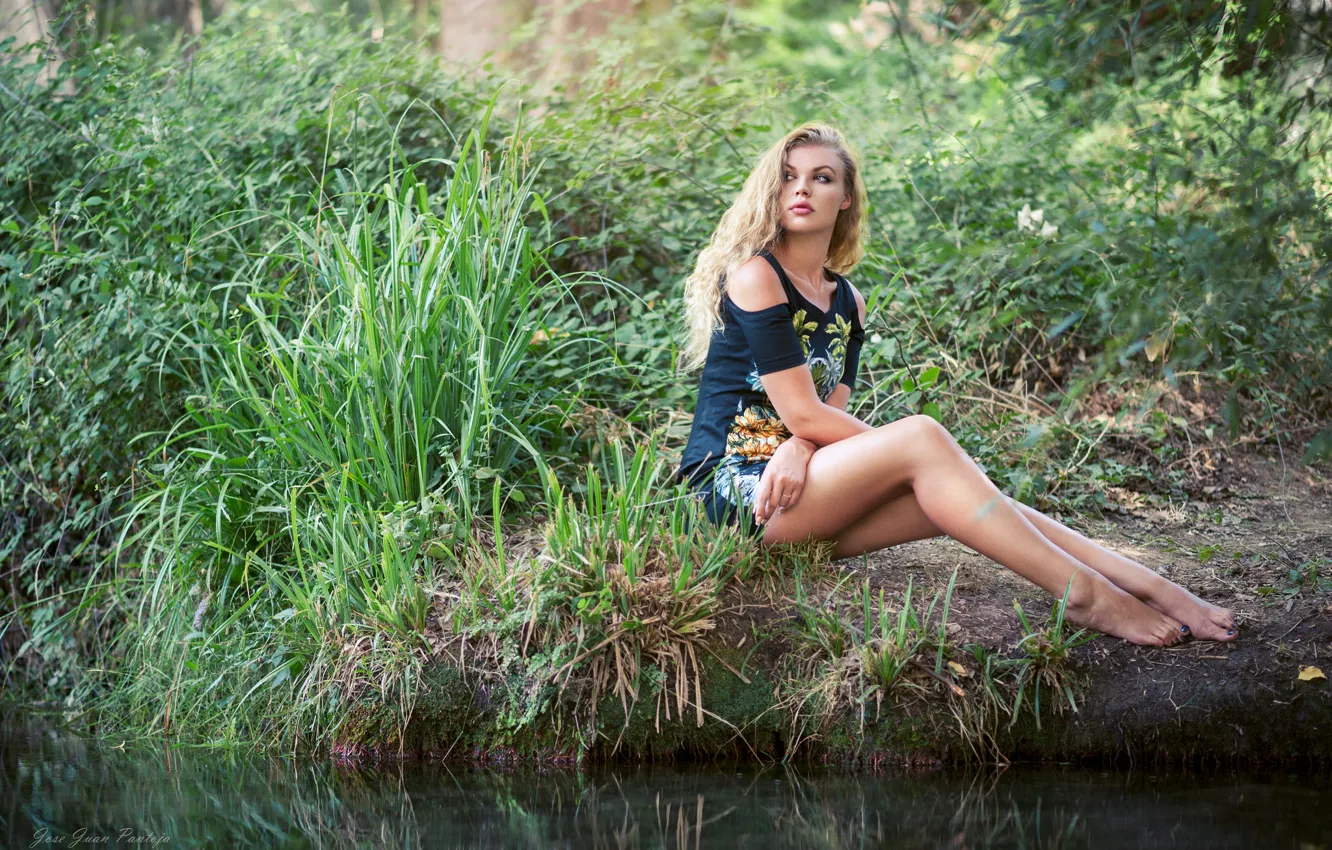 Фото обои девушка, поза, фон, Tatiana Lozovan