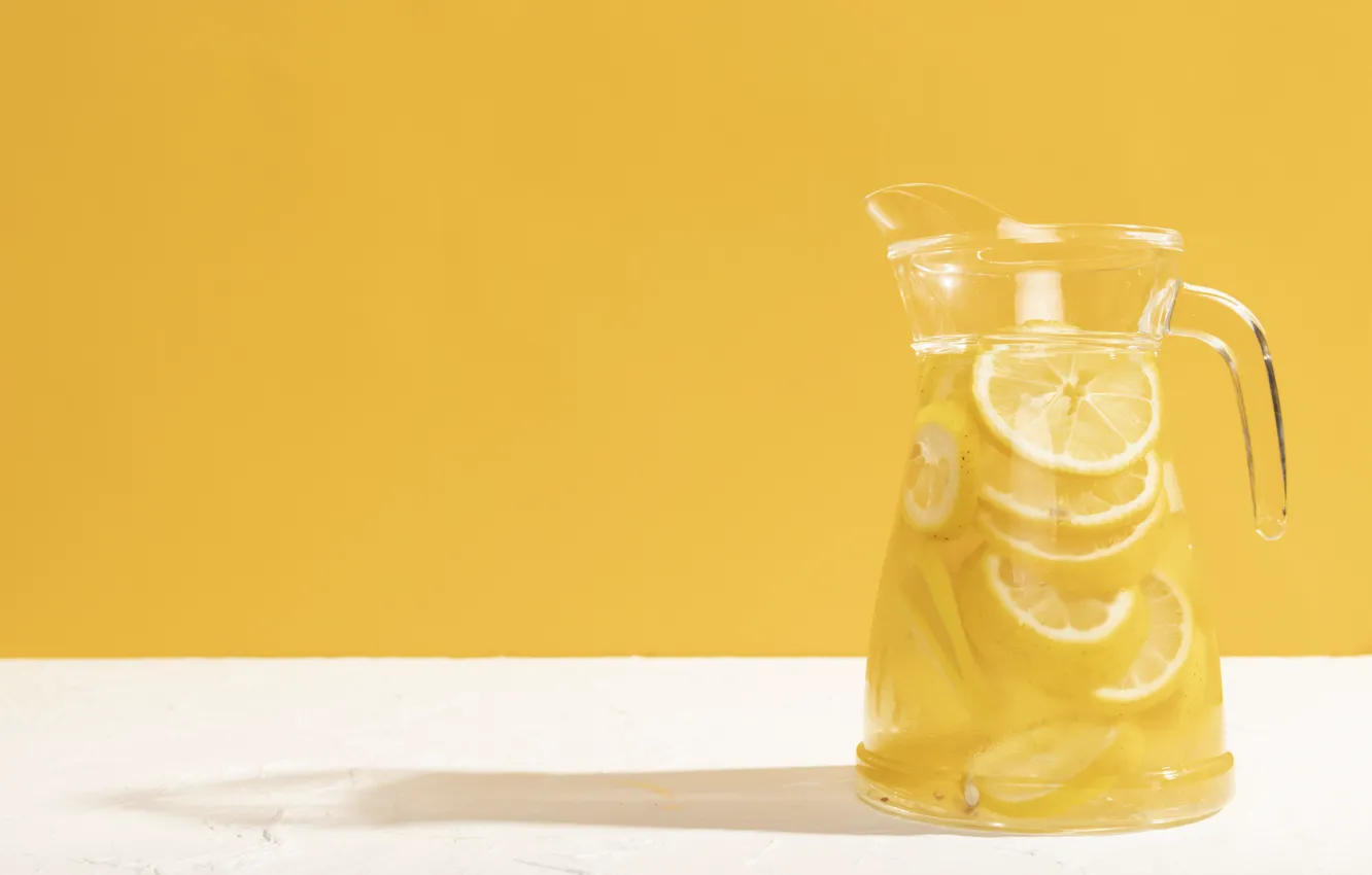 Фото обои вода, желтый, лимон, цитрус, графин