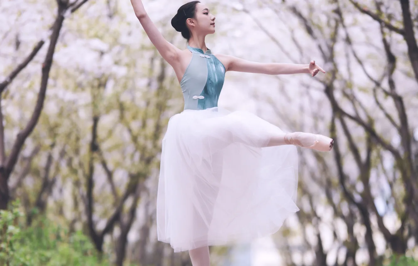 Фото обои Beautiful, Asian, Model, Flowers, Street, Dance, Woman, Road