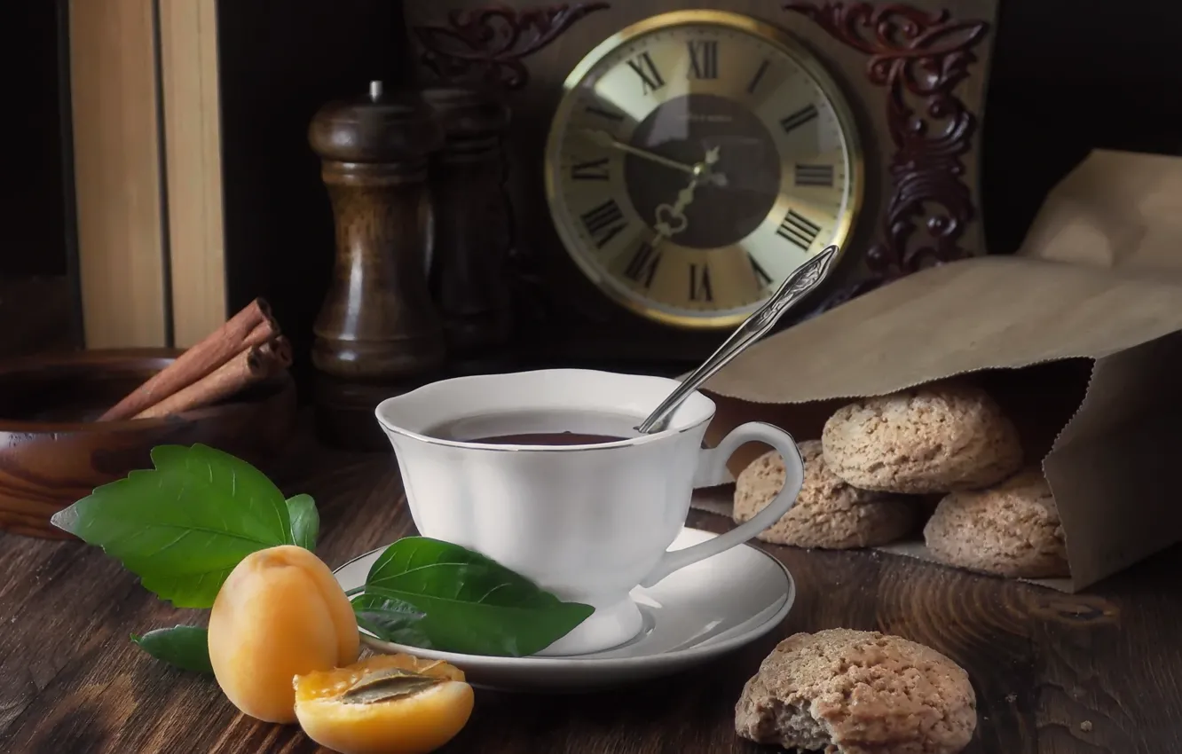 Фото обои чай, часы, печенье, корица, абрикос