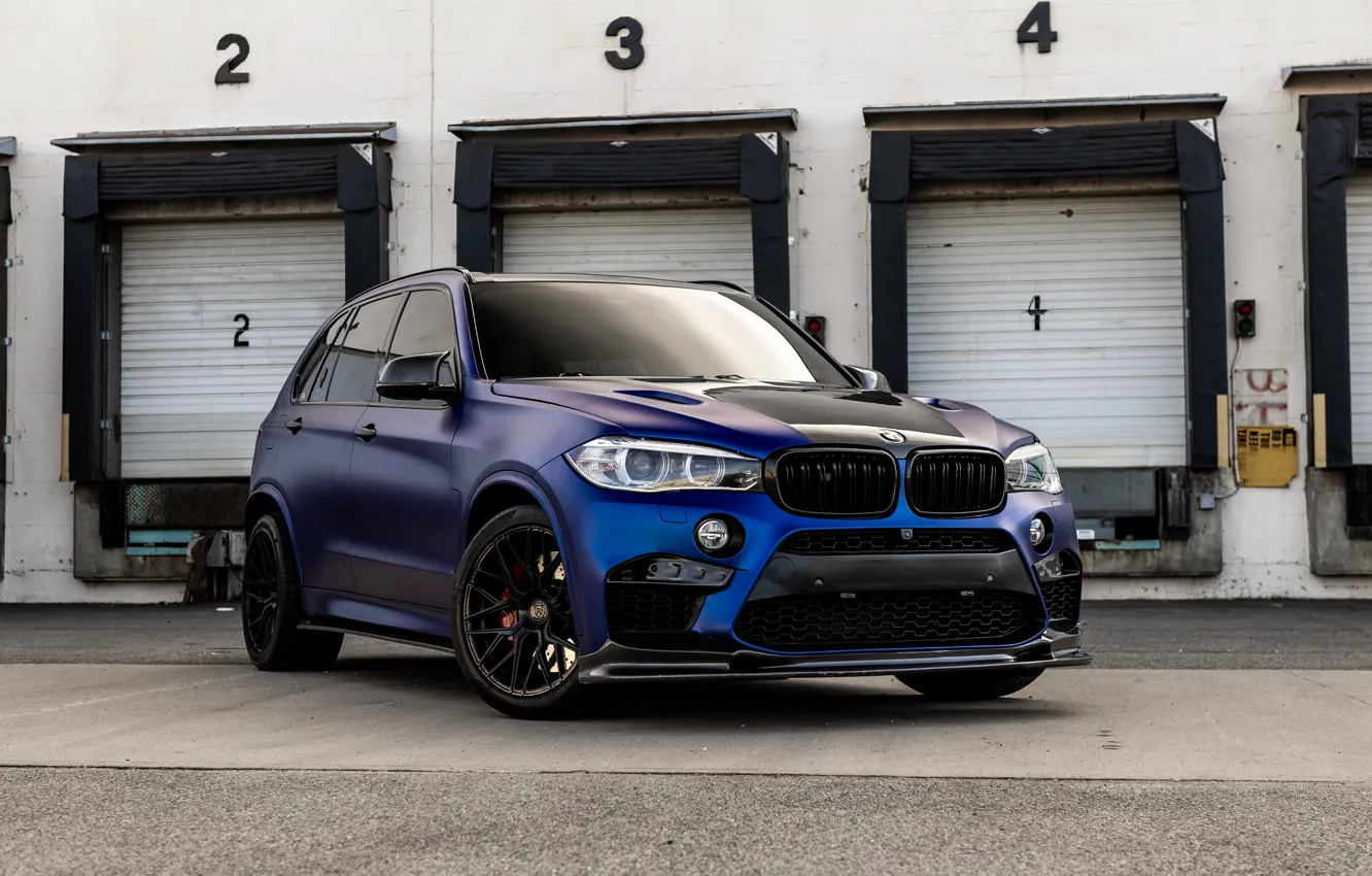 Фото обои BMW, Blue, X5M, Garage, BMW X5M