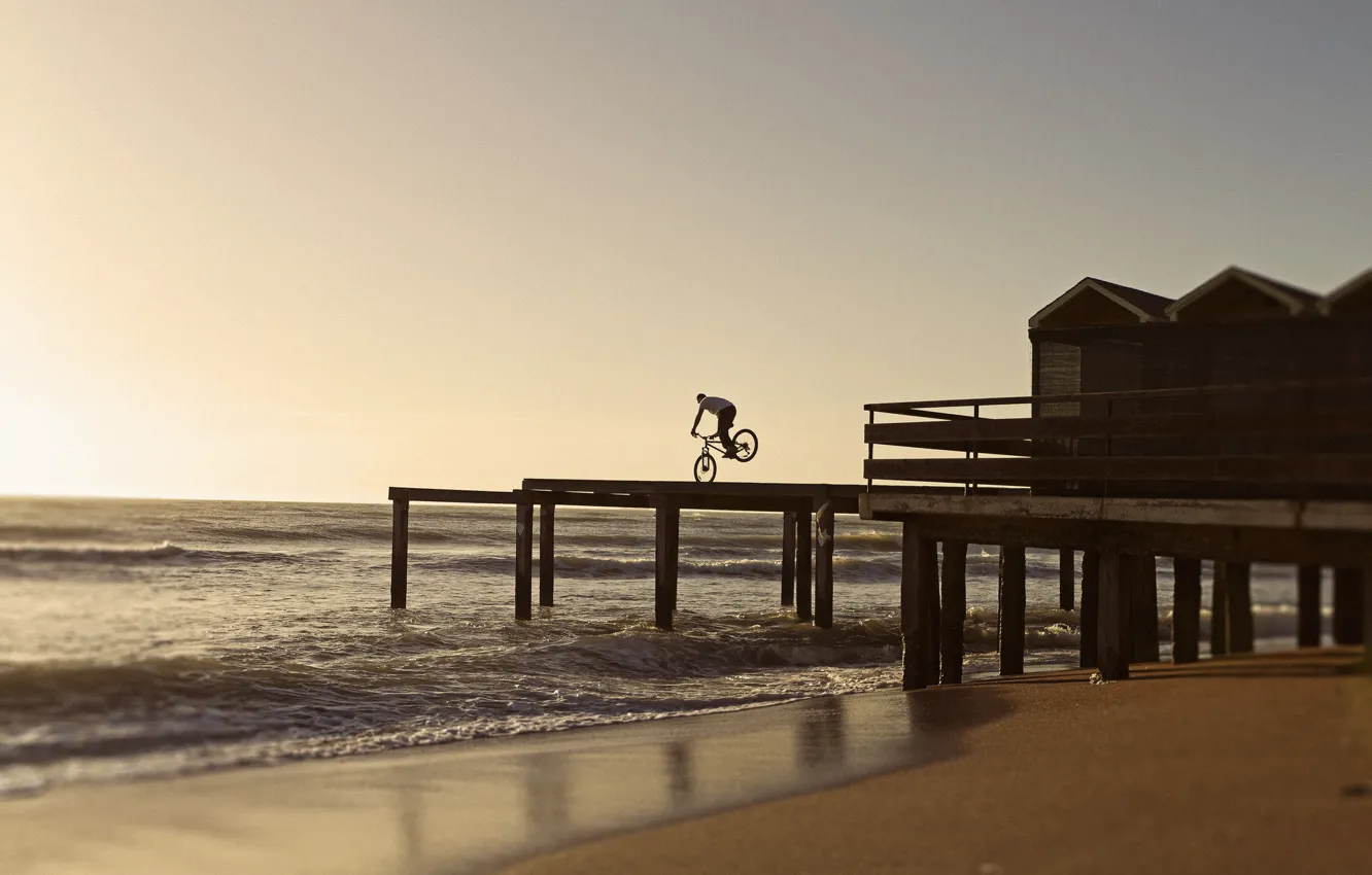 Фото обои waves, beach, bike, sea, ocean, morning, sand, sunrise