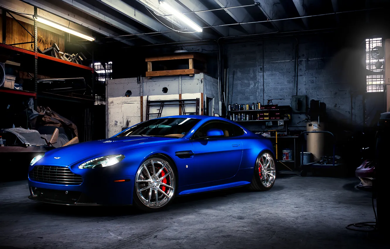 Фото обои машина, синий, тачка, гораж, Fishy Aston 4