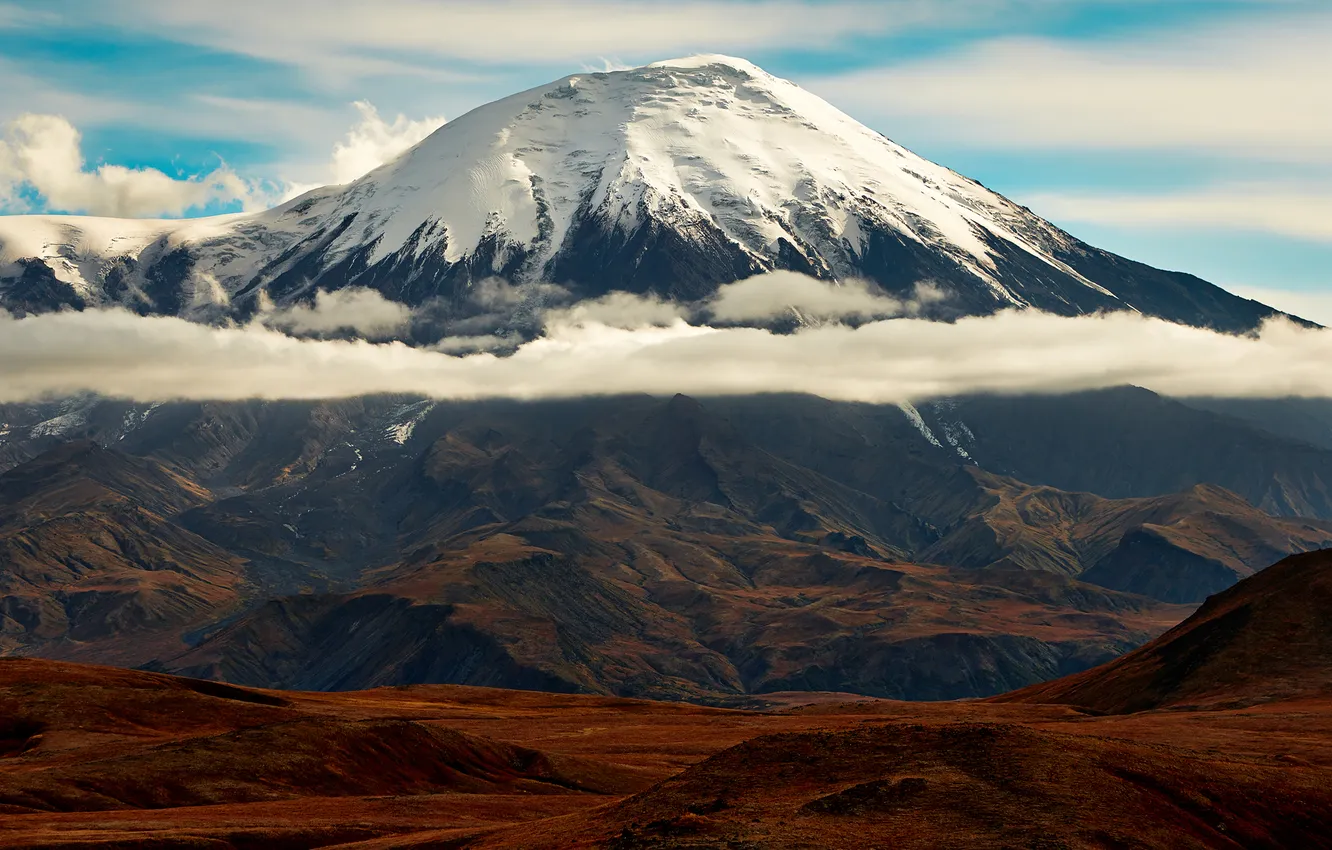 Фото обои mountains, clouds, snow, snowy peak