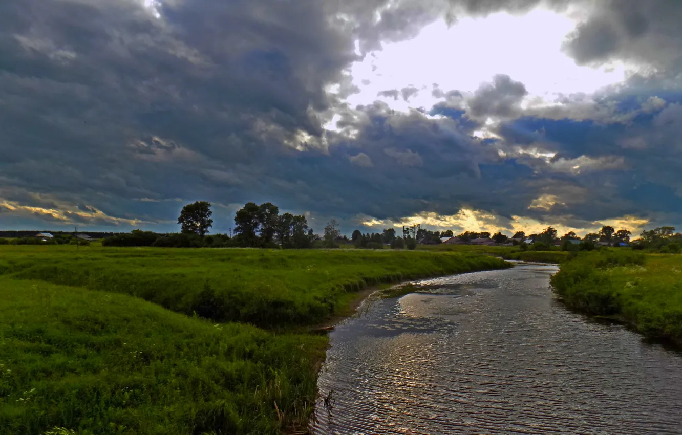 Фото обои река, село, облачность