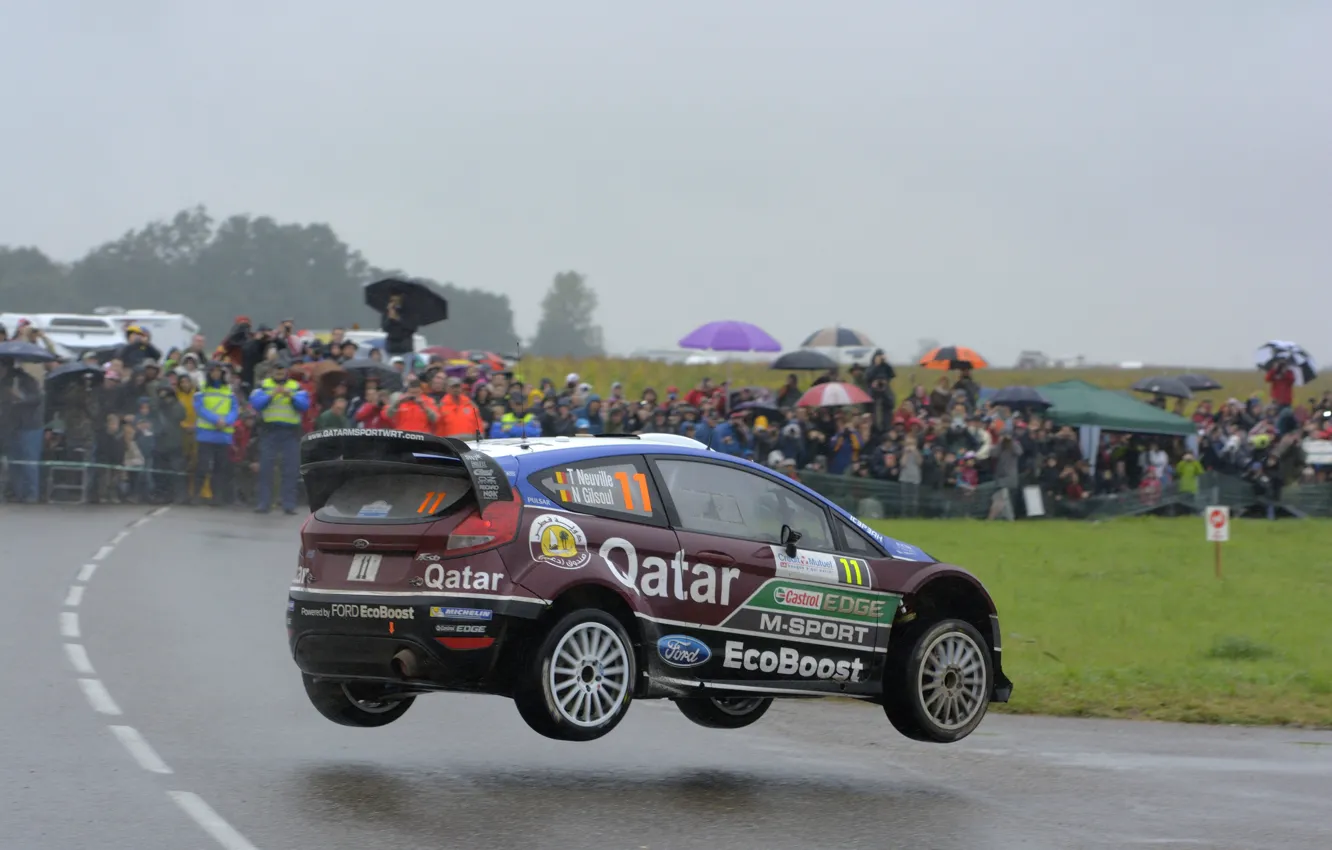 Фото обои Ford, Прыжок, Дождь, WRC, Rally, Fiesta, Neuville