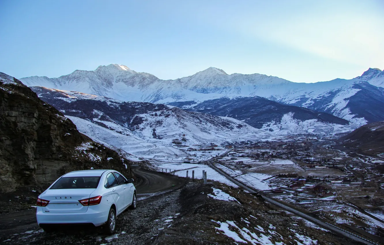 Фото обои машина, снег, горы, Авто, Lada, Лада, Vesta, Веста