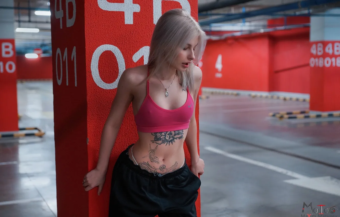 Фото обои девушка, model, Nike, parking, tattoo, blonde, indoors, sportswear
