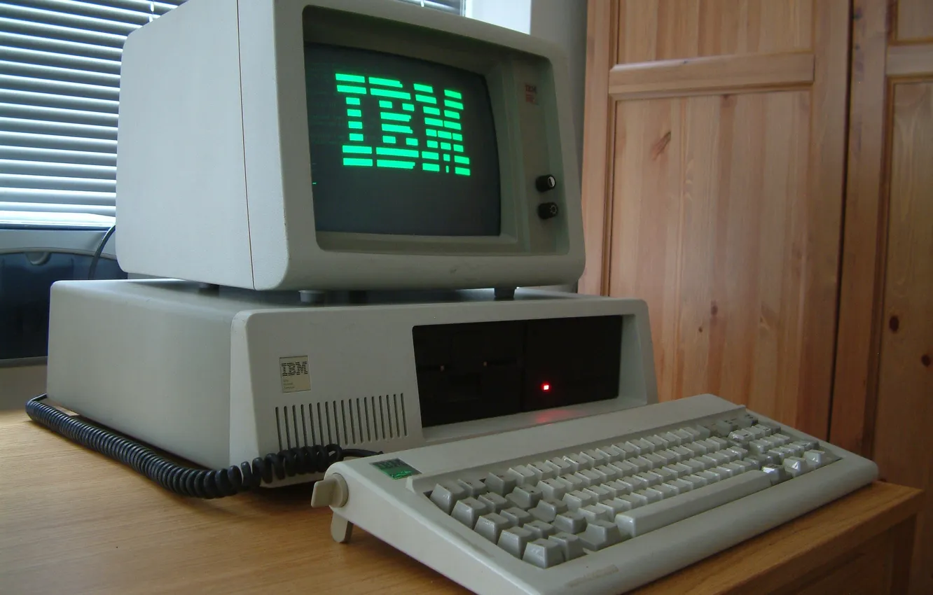 Фото обои computer, old, rare, IBM
