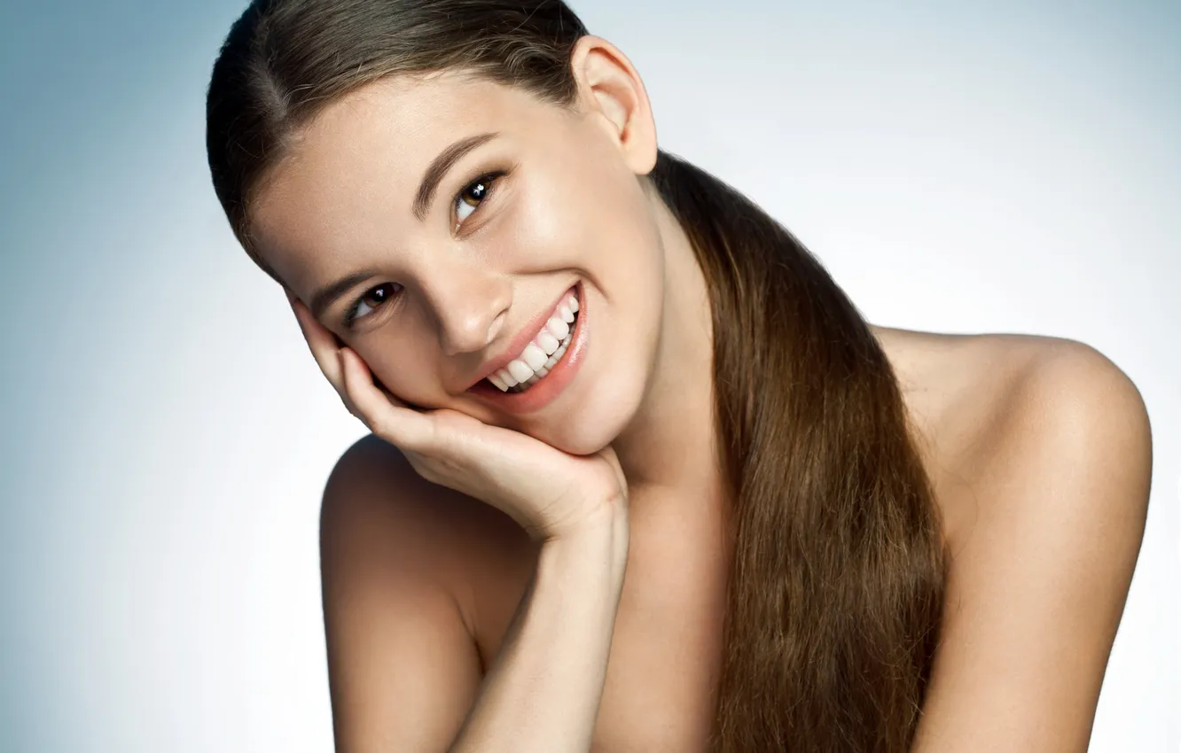 Фото обои girl, happy, glamour, hair, gorgeous, grooming, inviting, innocence