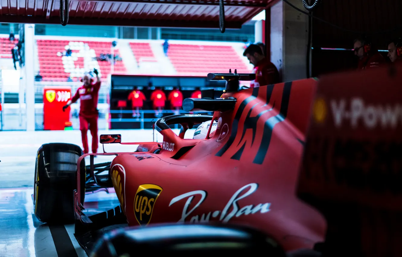 Фото обои car, Ferrari, sport, box, Formula 1, tyres, men, Sebastian Vettel