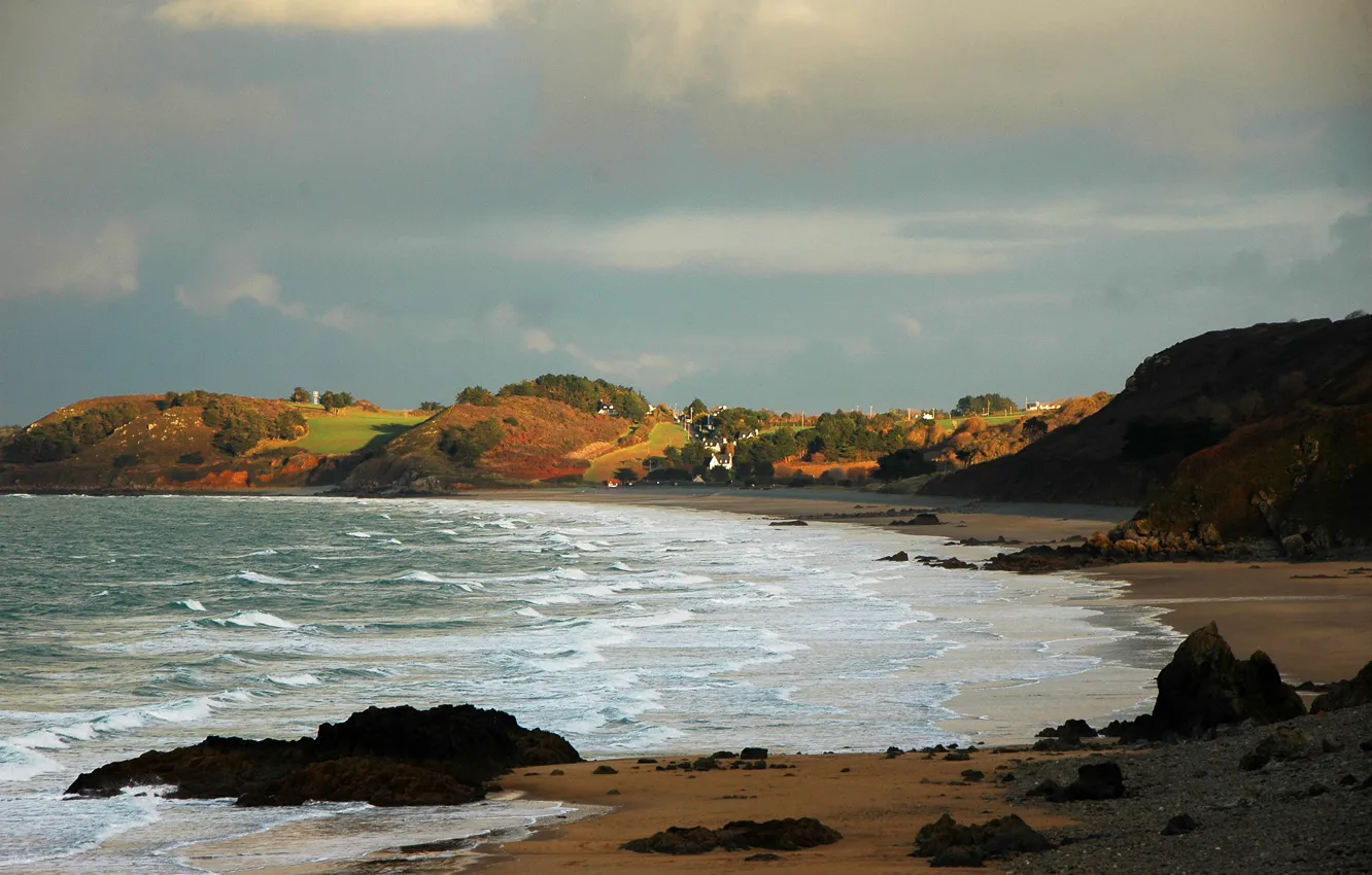 Фото обои волны, пляж, облака, тучи, залив, Бретань, Кот д'Армор