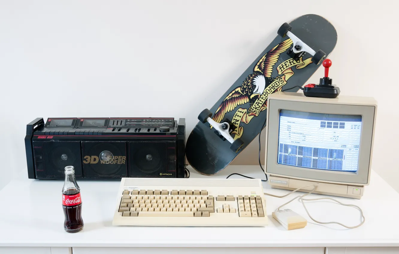 Фото обои компьютер, ретро, клавиатура, классика, скейт, магнитофон