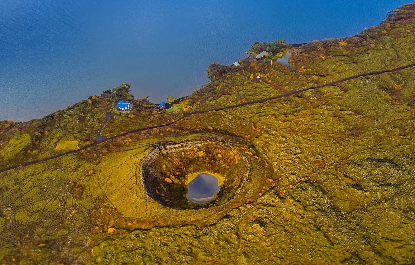 Фото обои море, дом, панорама, кратер, Исландия