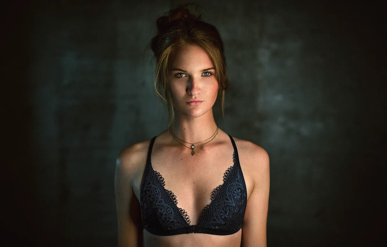 Фото обои грудь, девушка, веснушки, прелесть, Amanda, The Photo Fiend