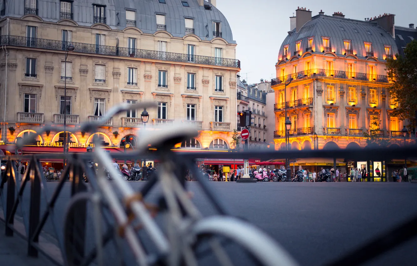 Фото обои город, Франция, Париж, здания, дома, вечер, ограда, подсветка