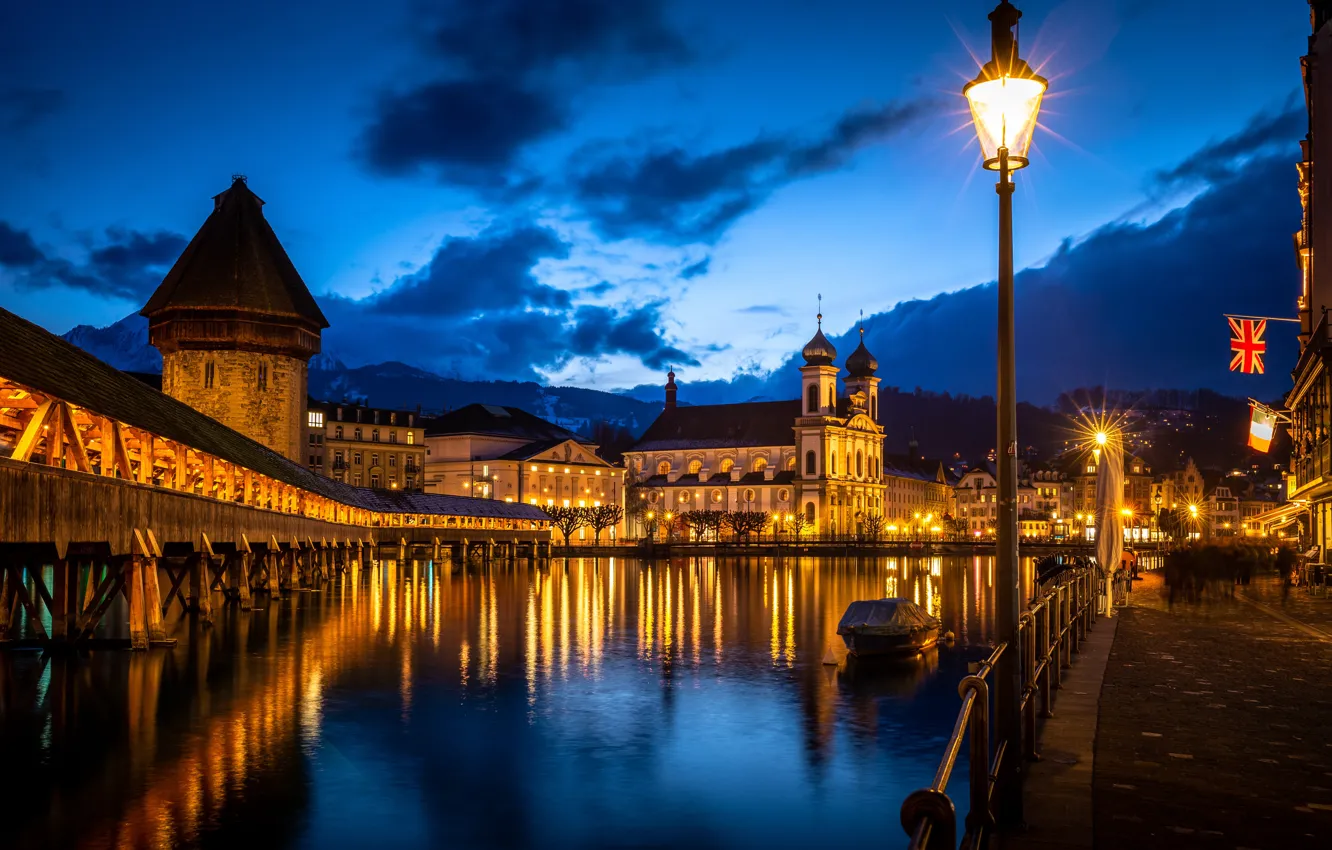 Фото обои мост, река, здания, дома, Швейцария, церковь, фонарь, ночной город