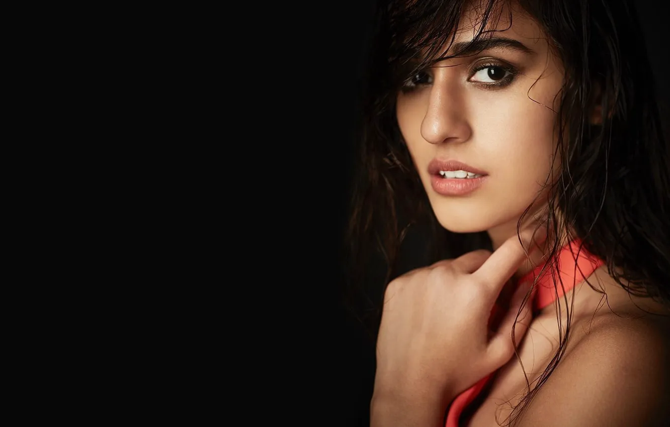 Фото обои girl, hot, sexy, eyes, smile, beautiful, figure, model