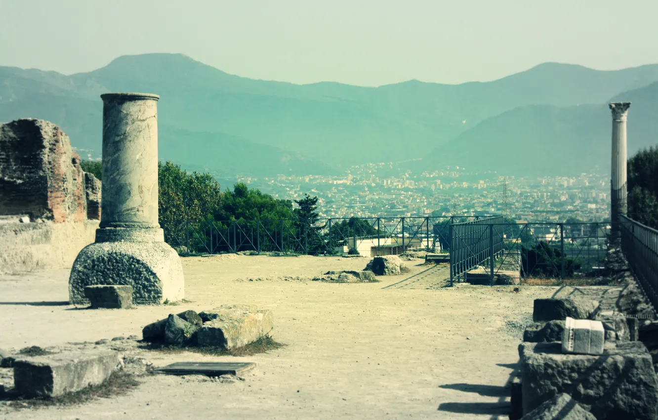 Фото обои деревья, горы, камни, колонна, италия, помпеи, pompei