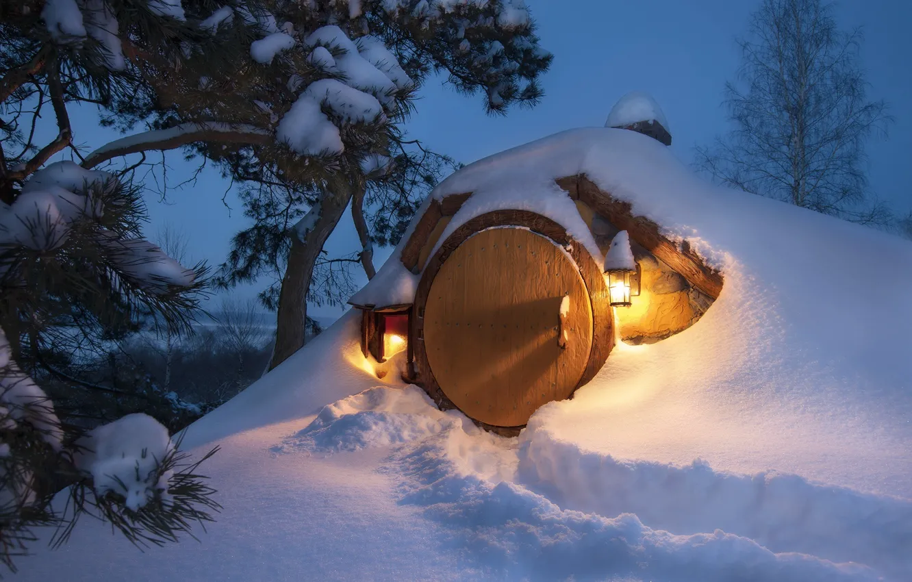 Фото обои снег, Зима, нора, дверь, фонари