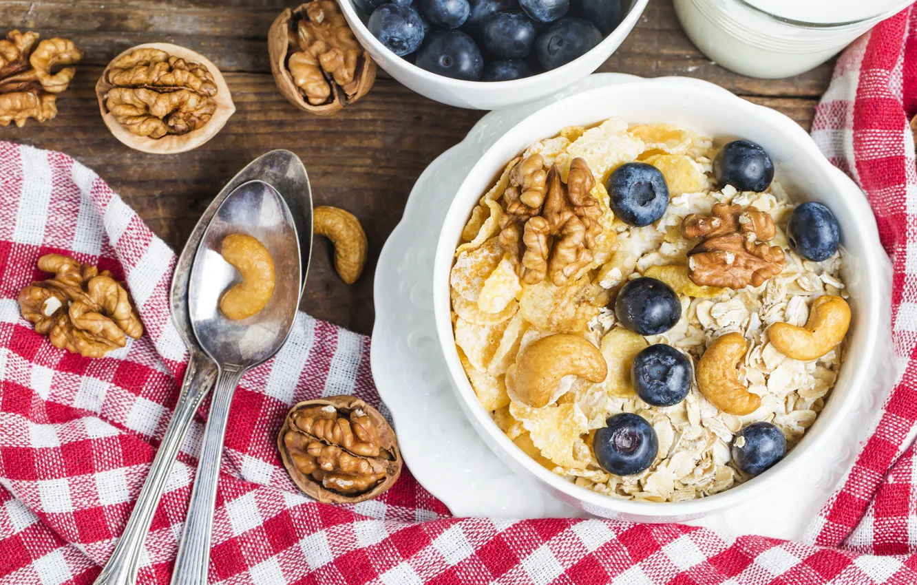 Фото обои ягоды, ложка, орехи, nuts, berries, мюсли, muesli, овсянка