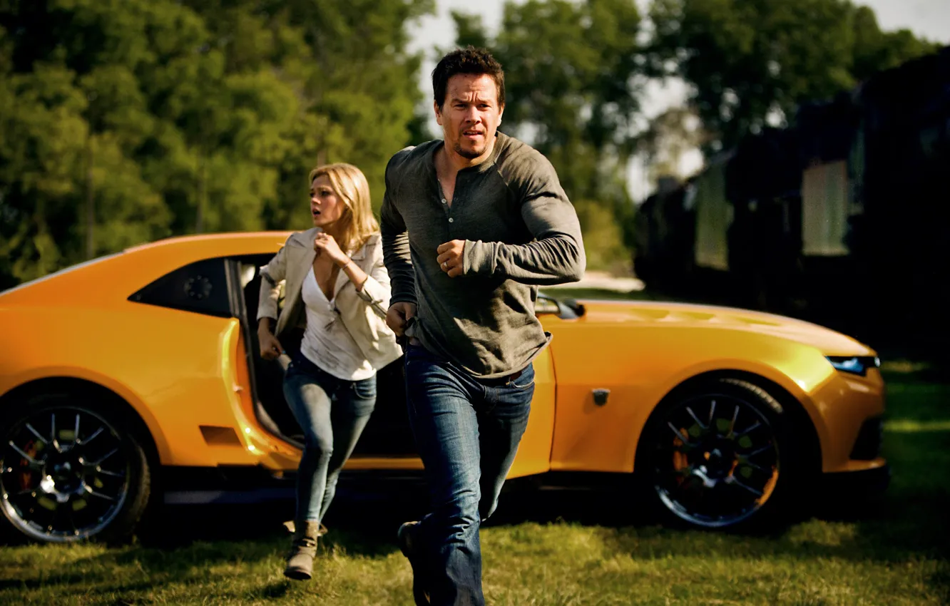 Фото обои Mark Wahlberg, Nicola Peltz, Transformers:Age Of Extinction, Трансформеры:Эпоха истребления